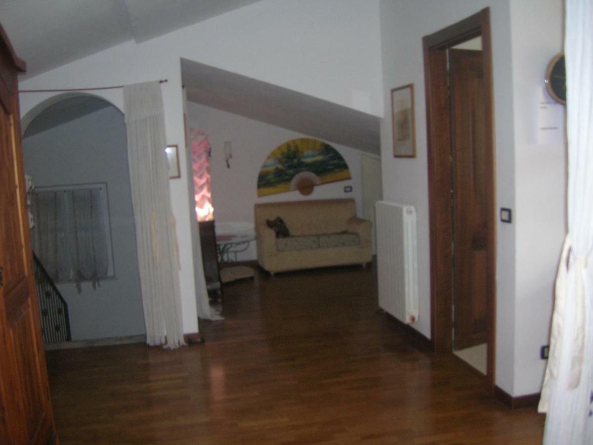 La mansarda con piscina Villa Caniparola di Fosdinovo Esterno foto