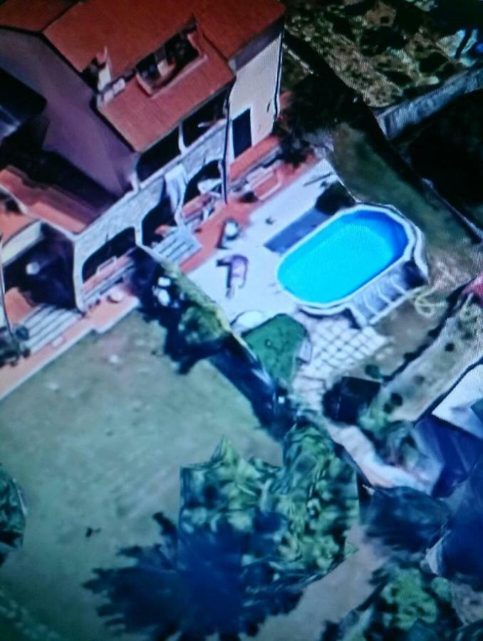 La mansarda con piscina Villa Caniparola di Fosdinovo Esterno foto